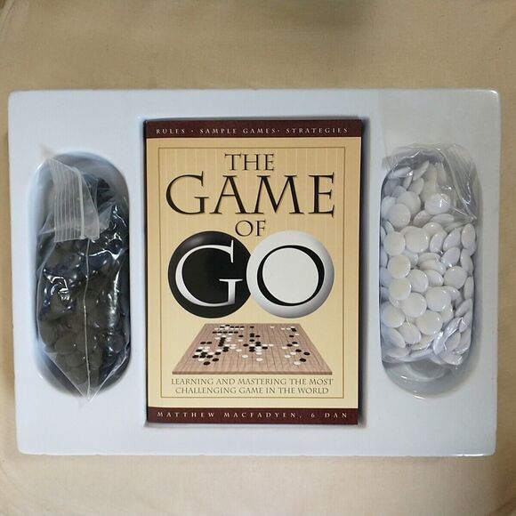 Matthew Macfadyen THE GO PACK Strategy Board Game with Guide Book Carlton Pack - Picture 3 of 10